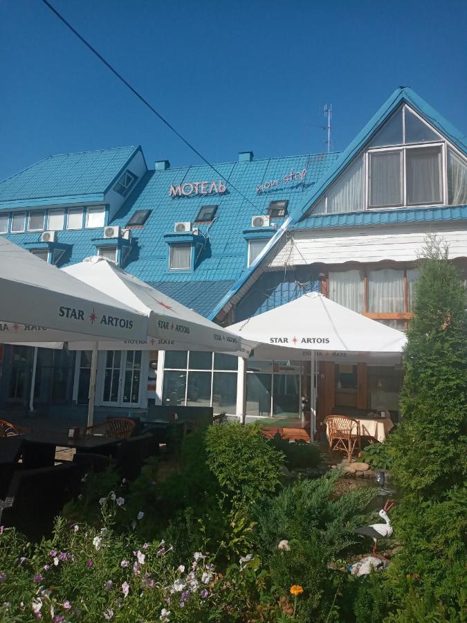 Hotel Gostiniy Dvor Non-Stop Cherson Exterior foto