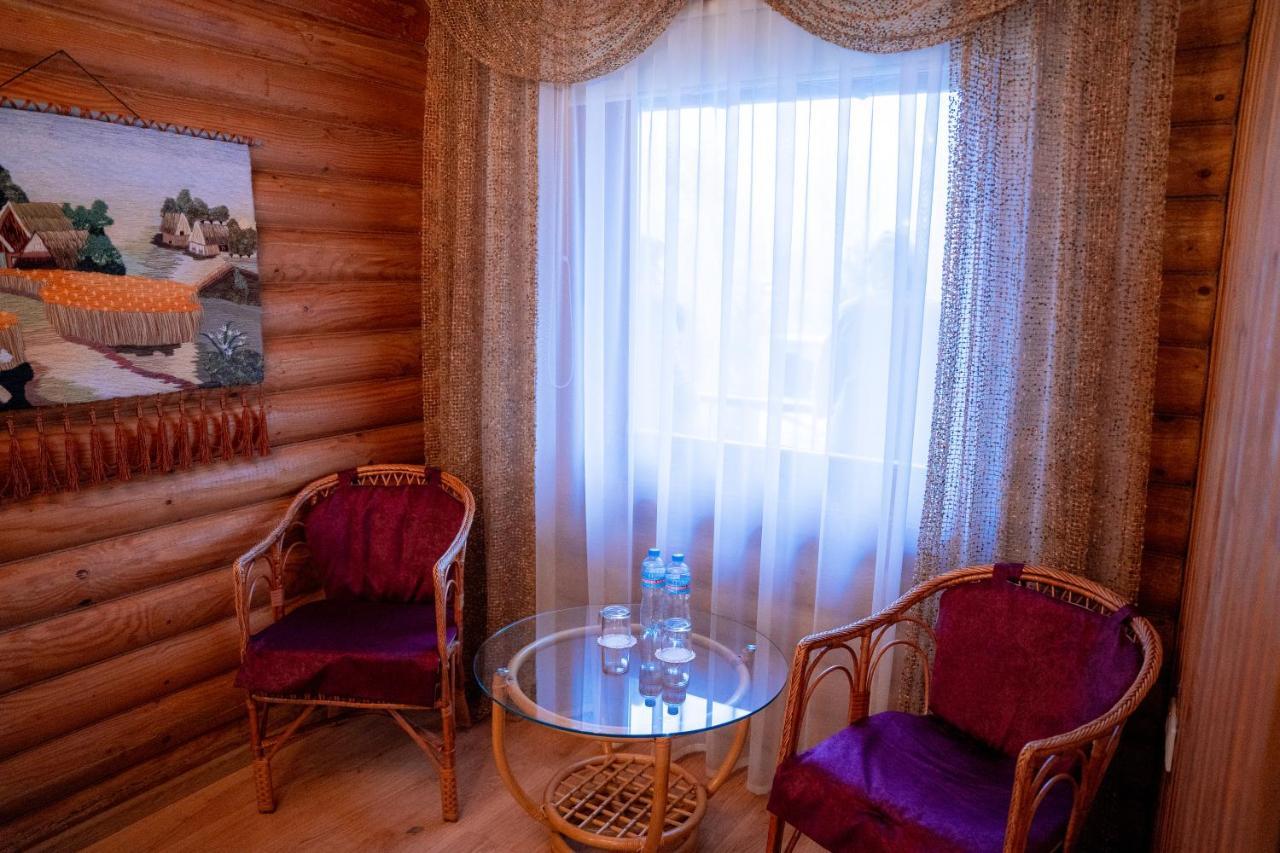 Hotel Gostiniy Dvor Non-Stop Cherson Exterior foto