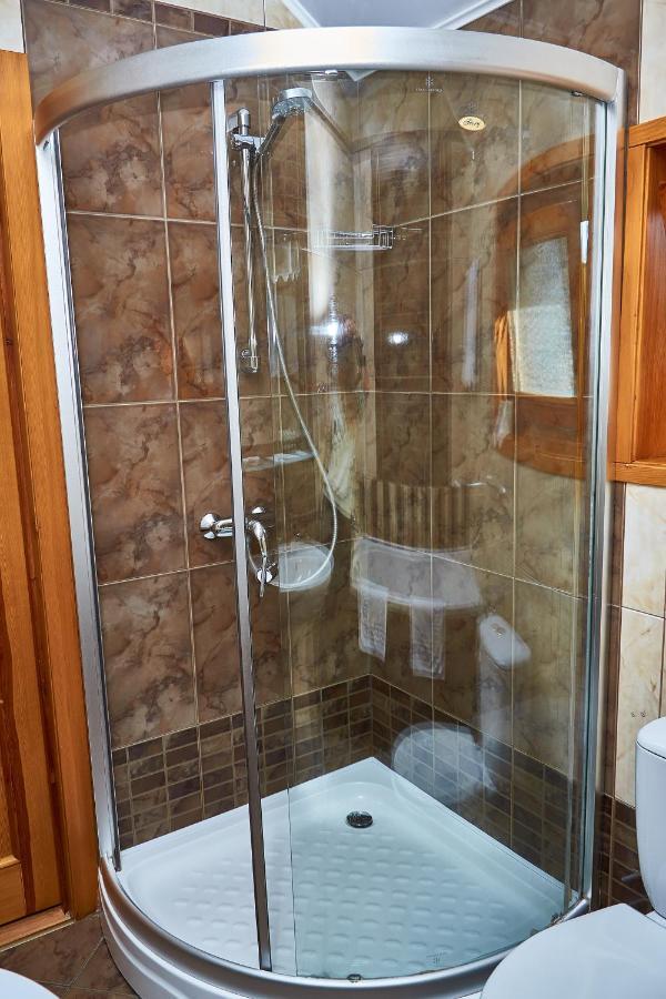 Hotel Gostiniy Dvor Non-Stop Cherson Exterior foto