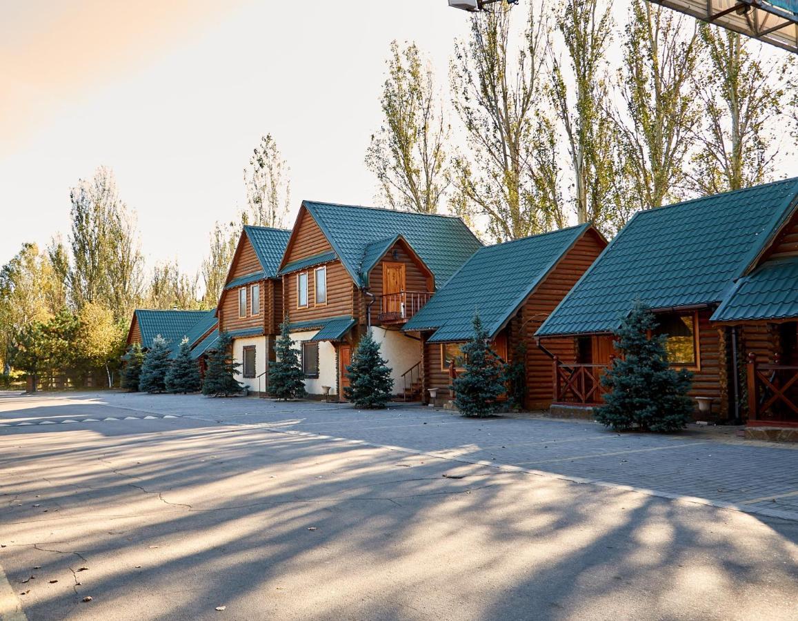 Hotel Gostiniy Dvor Non-Stop Cherson Exterior foto